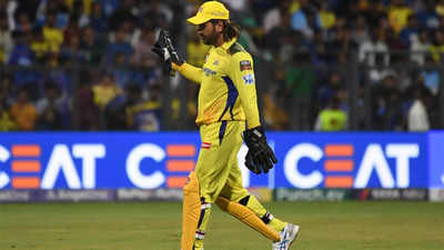 'Dhoni last ball pe six maare, par...': Hoardings in Lucknow for CSK talisman take social media by storm