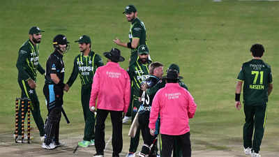 Rain wipes out first Pakistan-New Zealand T20I after just two balls