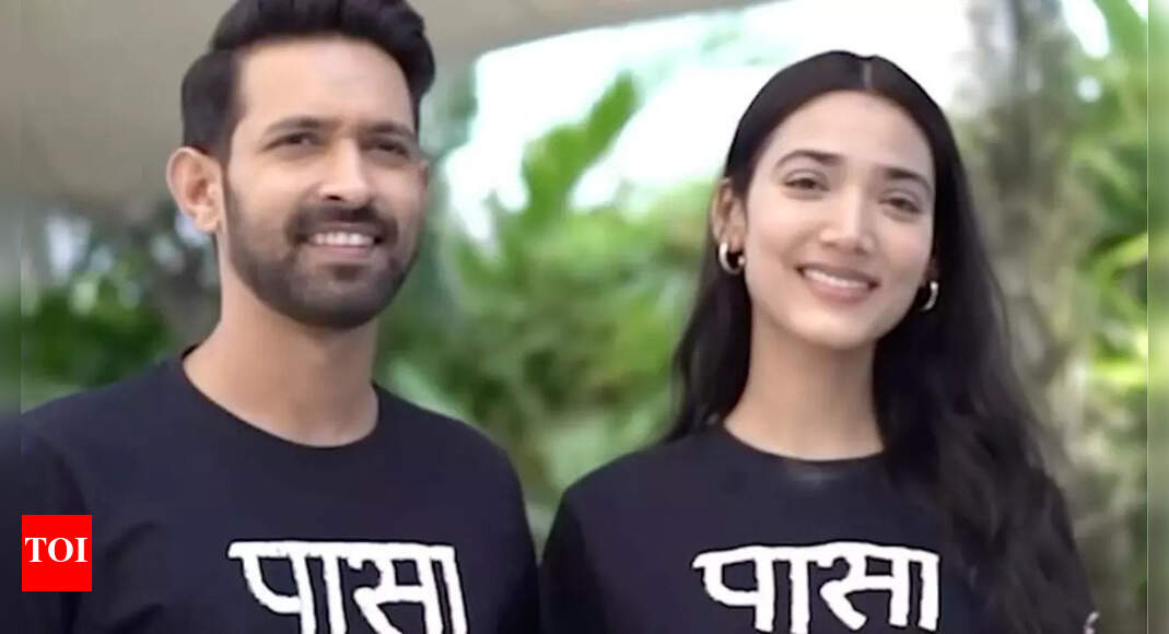 Vikrant Massey and Medha Shankr remember receiving a 100 rupee note each time they performed well on the '12th Fail' sets: 'There was no competition' | - Vimarsana News
