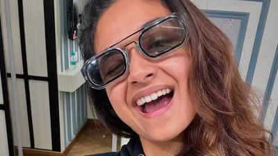 Keerthy Suresh shares a glimpse of her look from the sets of Varun Dhawan starrer 'Baby John'