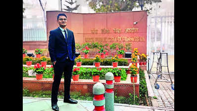 Kolhapur book binder’s son shines in UPSC with AIR 191