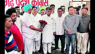 UT Cong in-charge meets Bansal, says party united