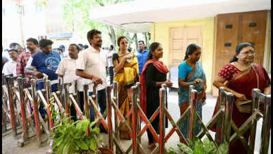 Turnout dips across Tamil Nadu, rural-urban gap remains