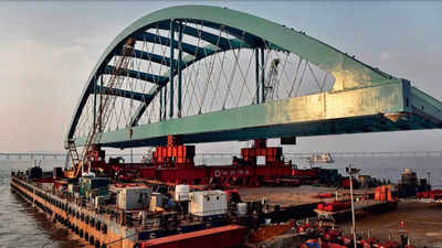 2,000-ton arch girder to sail 62 km from Nhava to Worli