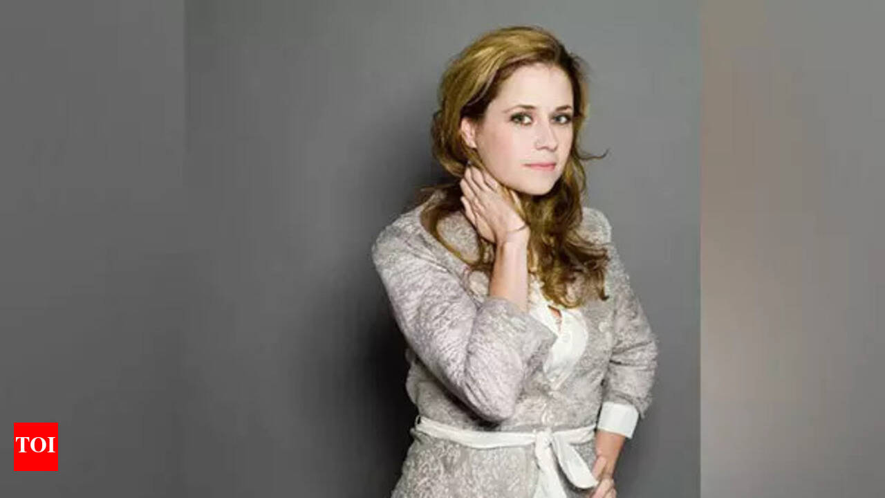 Jenna Fischer opens up on shooting for Mean Girls with broken shoulder |  - Times of India