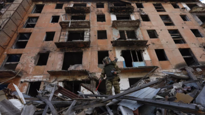 Russian shelling kills one in Ukraine's north east