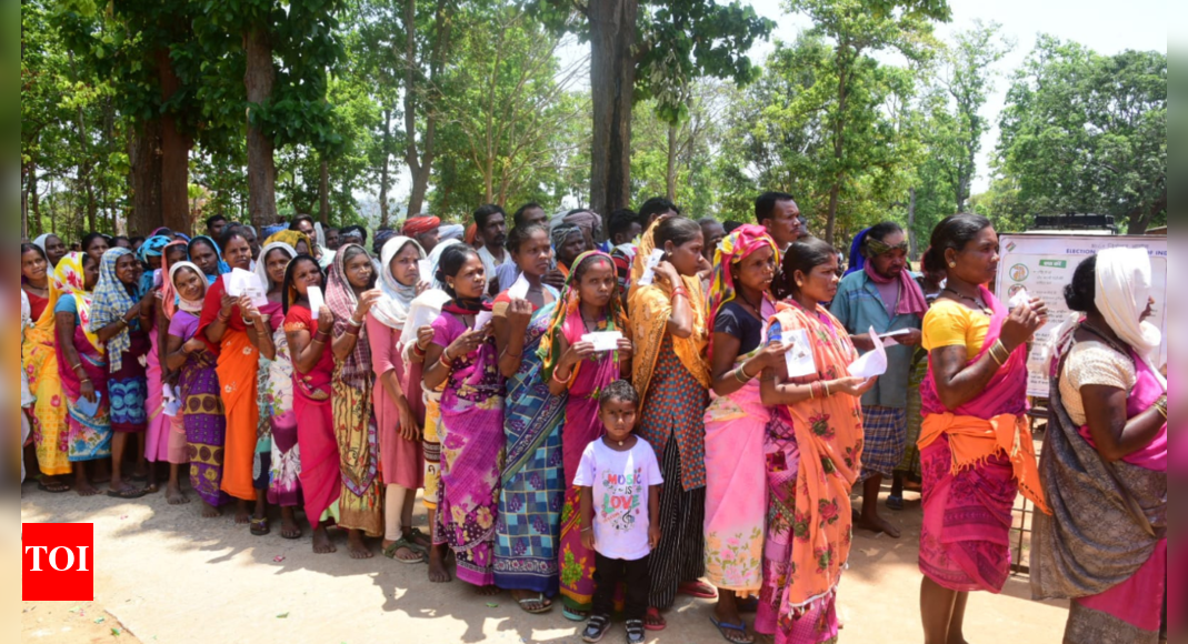 Democratic resilience: Kondagaon district of Bastar defies turbulent past of LWE with remarkable voter turnout | Raipur News - Vimarsana News