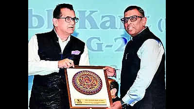 ‘Gujarat needs to lead growth for Viksit Bharat’