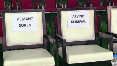 Arvind Kejriwal, Hemant Soren in jail, wives lead attack on BJP at rally