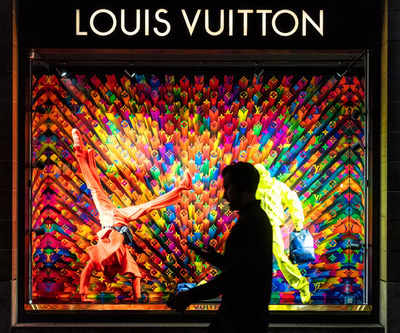 Louis Vuitton is selling deadstocks at discount, here's what it means!