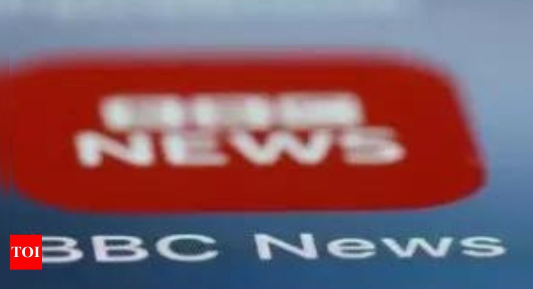 Top BBC news anchor resigns after sex photos furore – Times of India