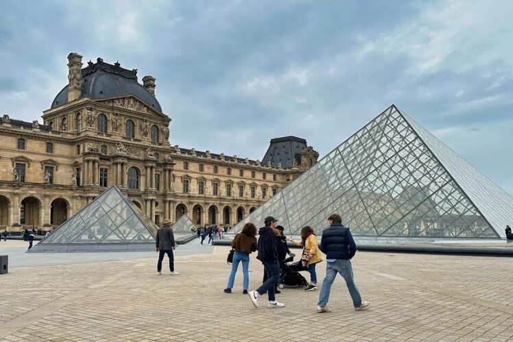 The Mona Lisa, Louvre Museum, Paris, France