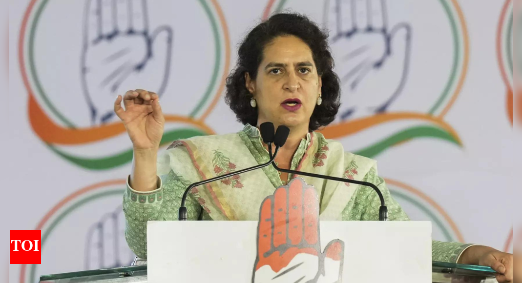 Indira Gandhi Gives Gold and Mangalsutras to India's Women