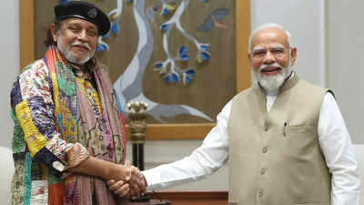 Mithun Chakraborty greets PM Narendra Modi upon being awarded the Padma Bhushan; his son Mahaakshay refers to his father as a ‘hero’