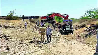 100 skeletal pieces of man missing for 7 years unearthed in Gujrat's Porbandar