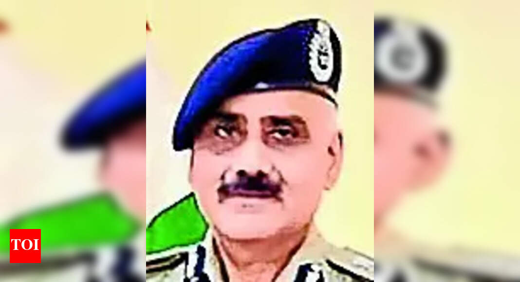 IPS Officer: Ips Officer Gets ₹40l Back For Uk National In Just A Week ...