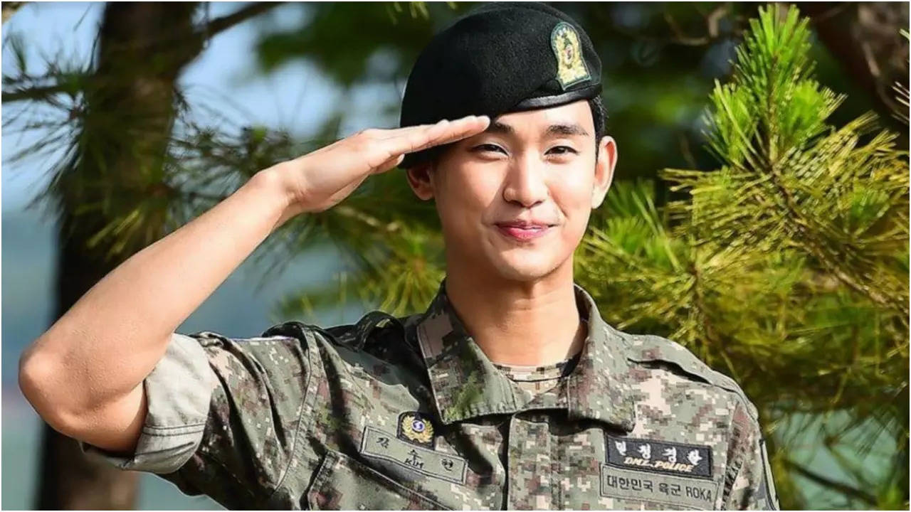 Kim Soo Hyun returns to military service ahead of 'Queen of Tears' finale