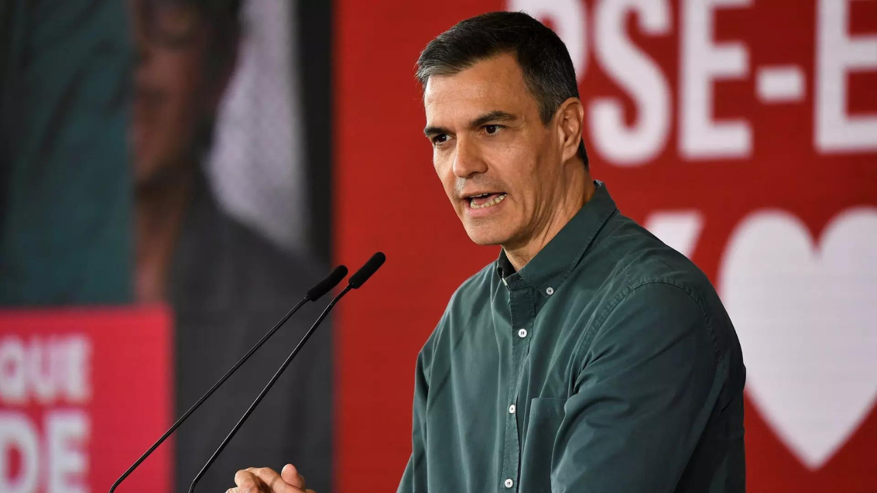 Spain court says investigating PM Pedro Sanchez's wife for graft - Times of  India