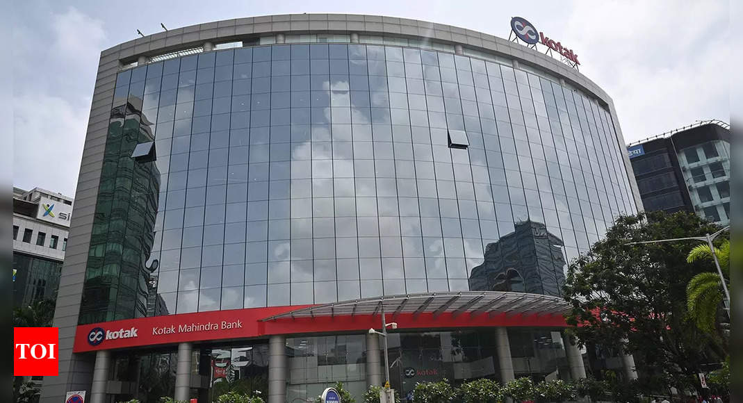 RBI bars Kotak Mahindra Bank from onboarding fresh customers via online, mobile banking; asks it to stop issuing fresh credit cards – Times of India
