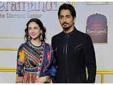 Aditi-Siddharth pose together at Heeramandi premiere