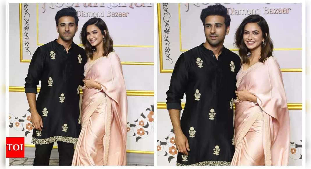 Newlyweds Kriti Kharbanda and Pulkit Samrat look made for each other as they attend Heeramandi premiere in Mumbai – See photos | – Times of India