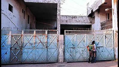 Income-tax officials conduct raids at 3 city bizmen’s premises