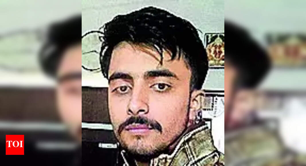 Cop Jumps: 23-year-old Cop Jumps To Death From 10th Floor | Rajkot News - Vimarsana News