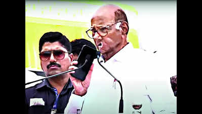 Pawar plays Modi speech on Manmohan, says PM failed to deliver on promises