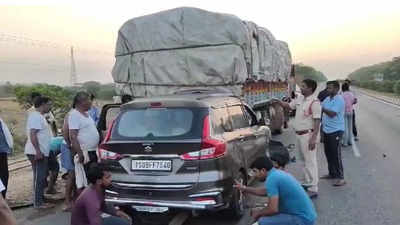 Six killed in car-lorry accident in Telangana's Nalgonda