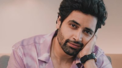 Adivi Sesh expresses his boredom with the "look between your keyboards" trend