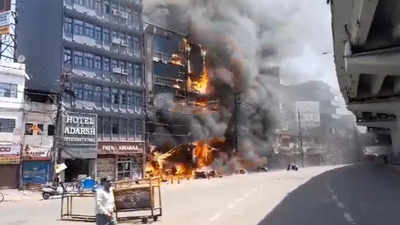6 killed, several injured as fire engulfs hotel in Bihar capital