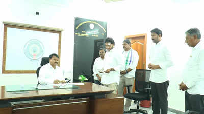 Andhra CM Jagan Mohan Reddy files nomination, slams sisters for alleged betrayal of YSR legacy