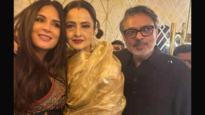 Richa Chadha feels overwhelmed by Rekha as she hugs her and cries while giving a heartfelt appreciation for her performance as Lajjo in ‘Heeramandi’