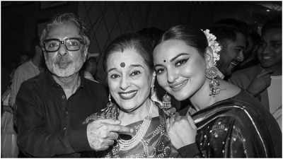 Sonakshi Sinha shares candid photos from 'Heeramandi' premiere as she expresses gratitude to Sanjay Leela Bhansali - See post
