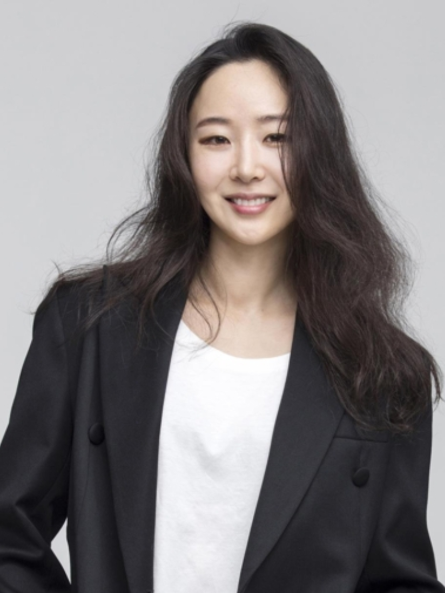 Who Is Min Hee-Jin? All You Need To Know About The 'Mother' Of NewJeans ...