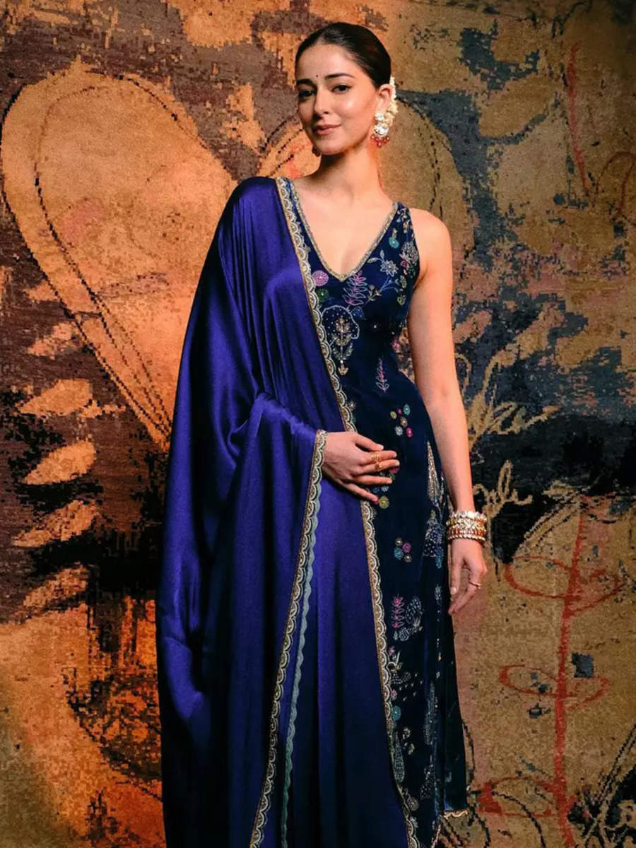 Ananya Panday exudes royal vibes in a velvet blue kurta set