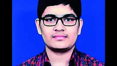 Capital city boy, who interacted with PM, tops JEE Main in state
