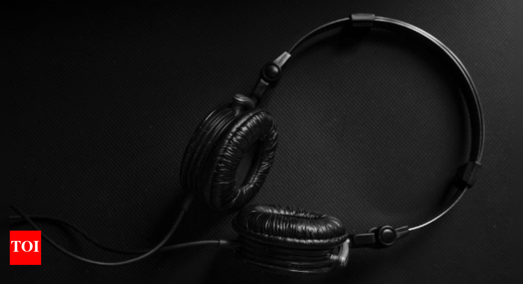 Best Headphones Under 1000: Discover Top Models for High-Quality Audio - Vimarsana News