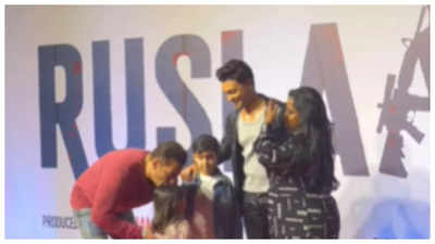 Salman Khan kisses his cuties Ahil and Ayat as he joins Arpita Khan and Aayush Sharma at 'Ruslaan' premiere - Watch