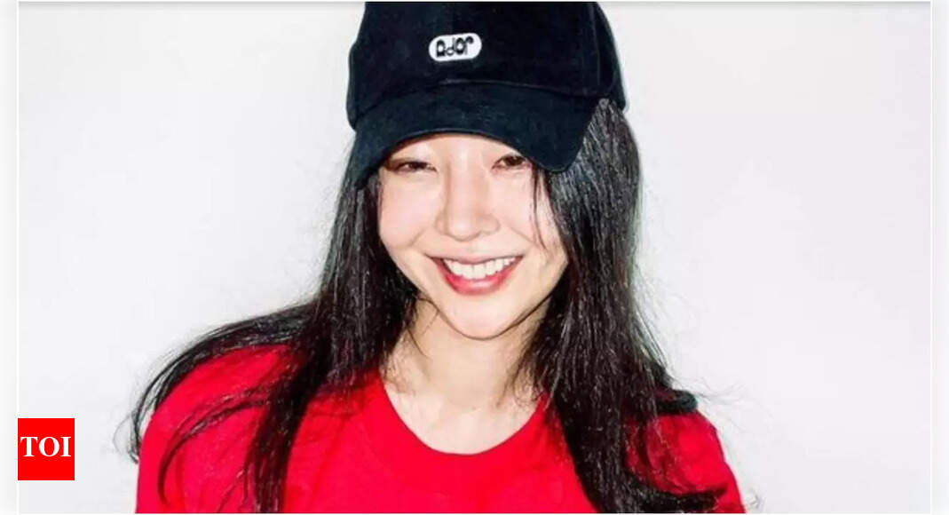 ADOR's Min Hee Jin's Press Conference