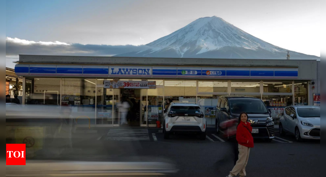 Japan town to block Mount Fuji view because of troublesome tourists – Times of India