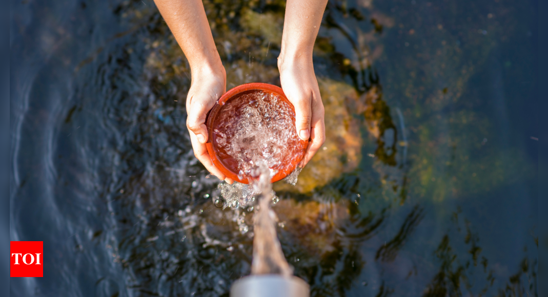 Daily Water Intake: How much water should you drink daily? No, it’s NOT 2 litres |