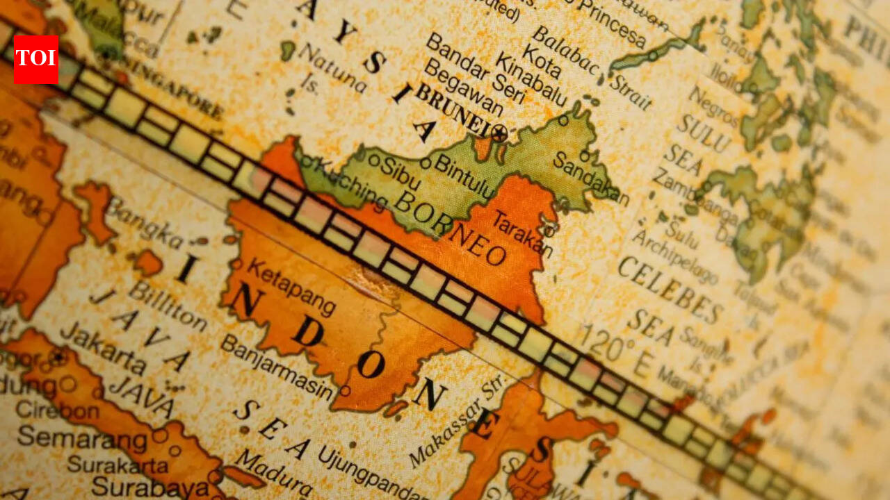 Weird things that people experience at the equator