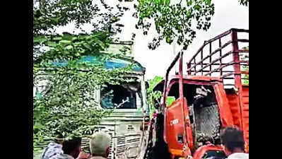 Five dead, 30 injured as truck collides with tempo