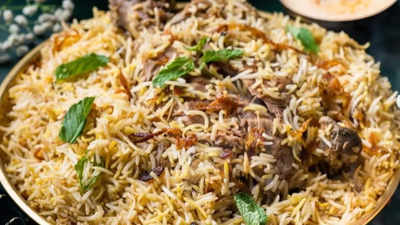 18 fall sick after eating biryani from Lucknow shop