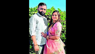 PAAS leader in BJP, wife to continue as AAP councillor