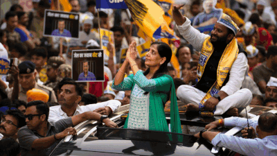 Nobody can break Delhi CM, wife Sunita says as she begins city campaign