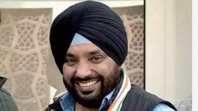 Arvinder Singh Lovely resigns from Delhi Congress chief post