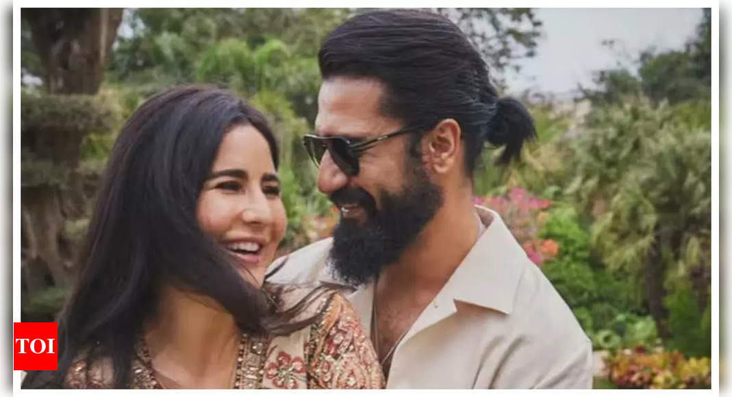Are Katrina Kaif and Vicky Kaushal secretly holidaying in London? Photo of the couple posing with fan goes viral – See inside | – Times of India