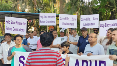 Navi Mumbai: Nature lovers form human chain to save Belapur Hill from encroachments